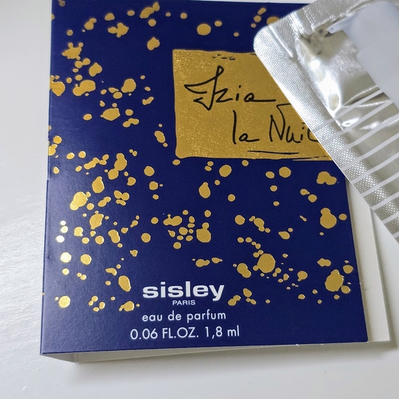 Sisley-Paris Luxury Travel gift set with pouch - Picture 8 of 16